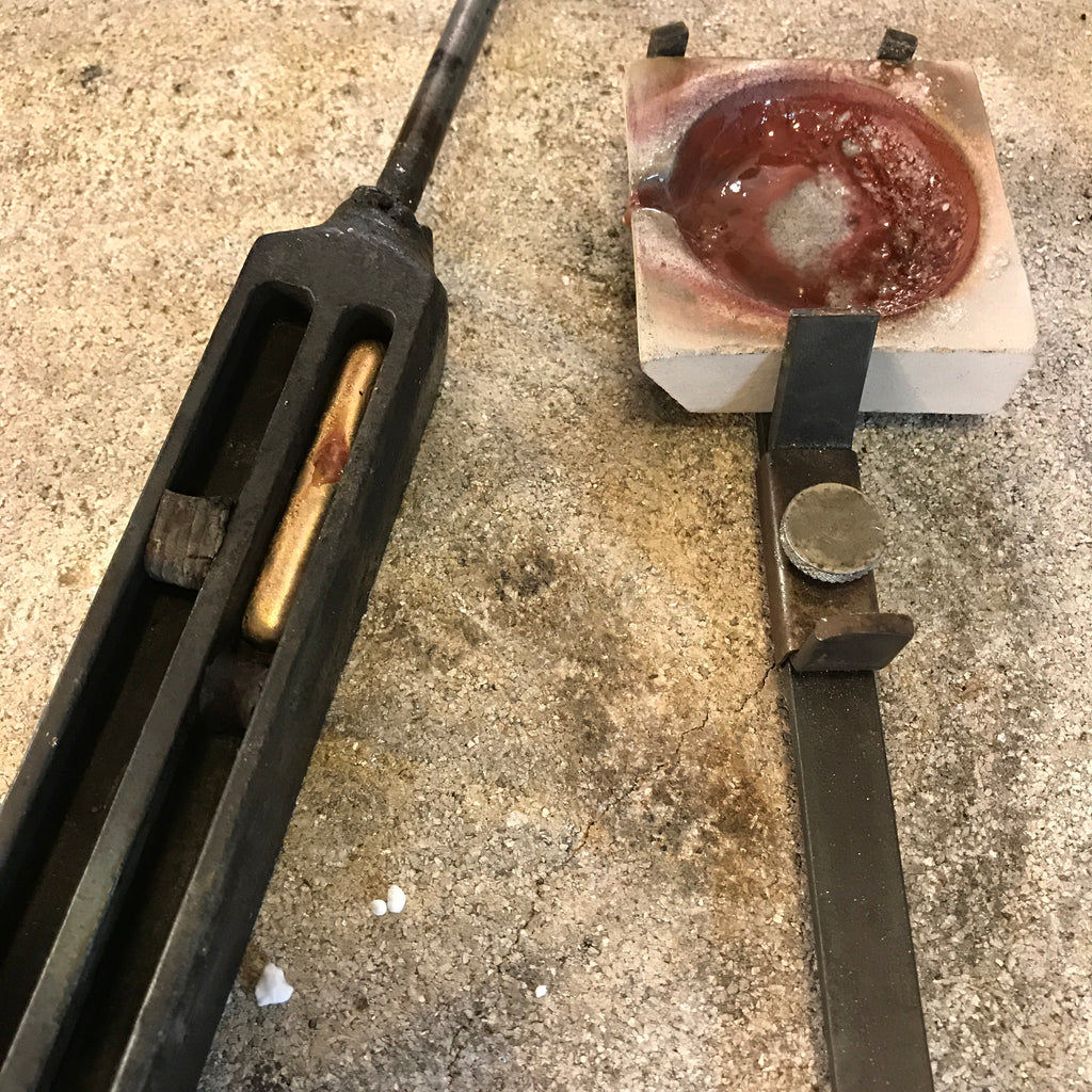 Melting crucible for gold