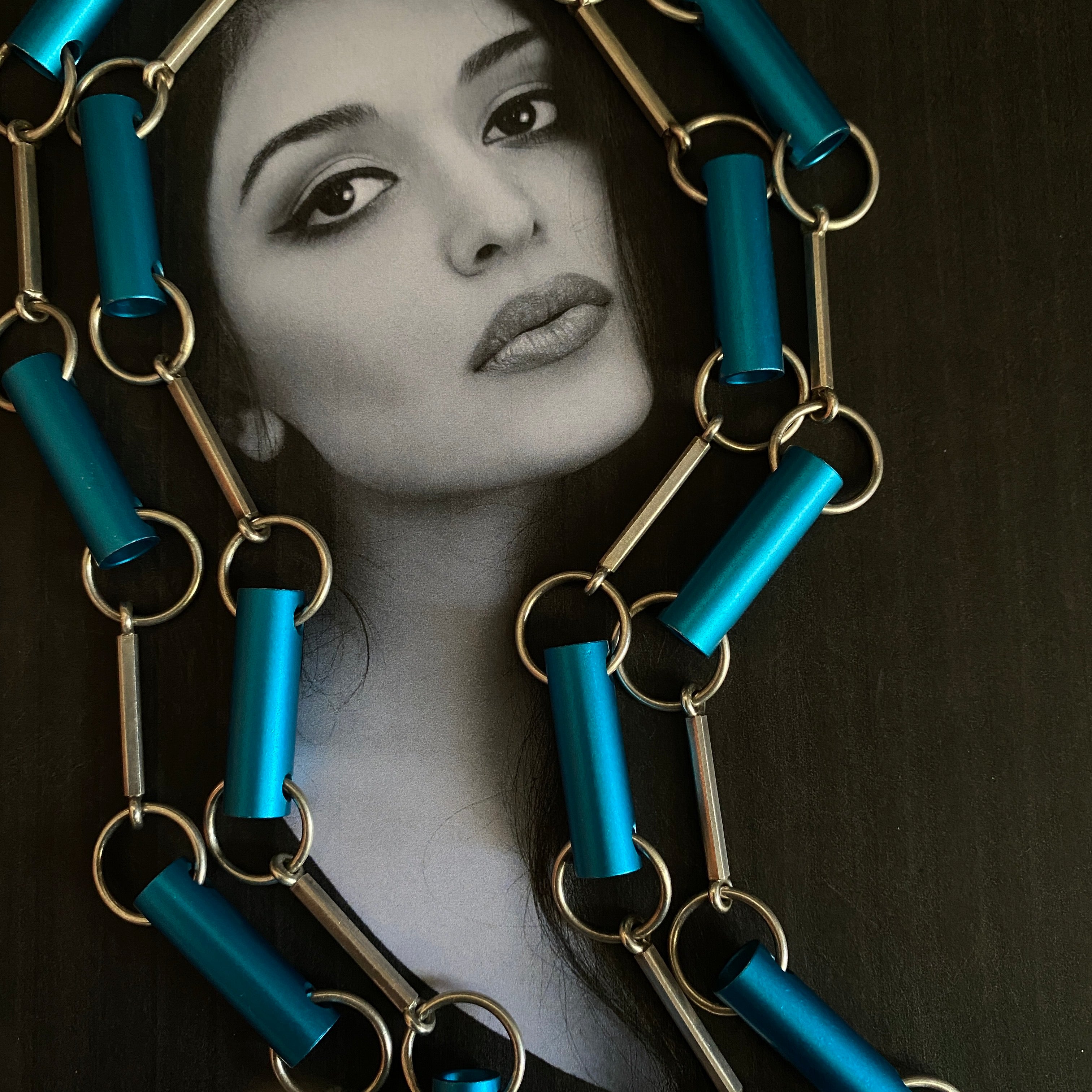 Retro Metallic-Blue necklace
