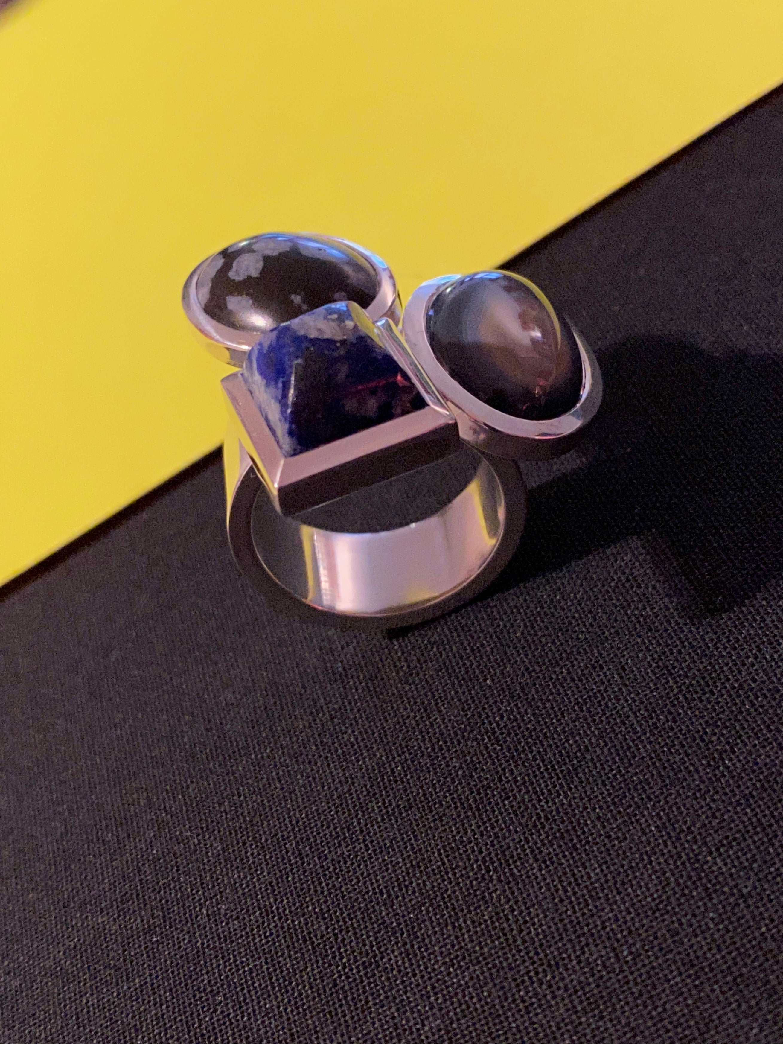 Bold & Unique silver ring. Big, wide & with 3 stones. Obsidian. Agate. Sodalite.